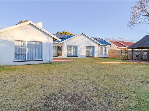 4 Bedroom House 4 Bedroom House