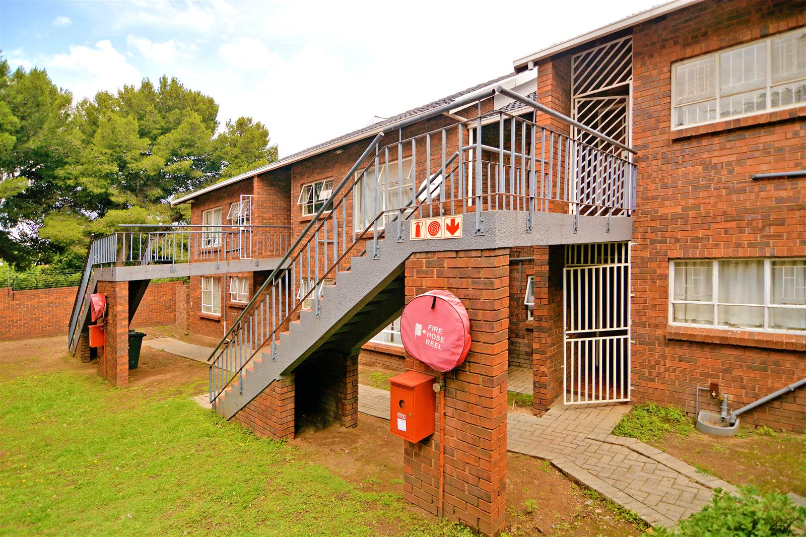 1 Bed Apartment in Rosettenville photo number 17
