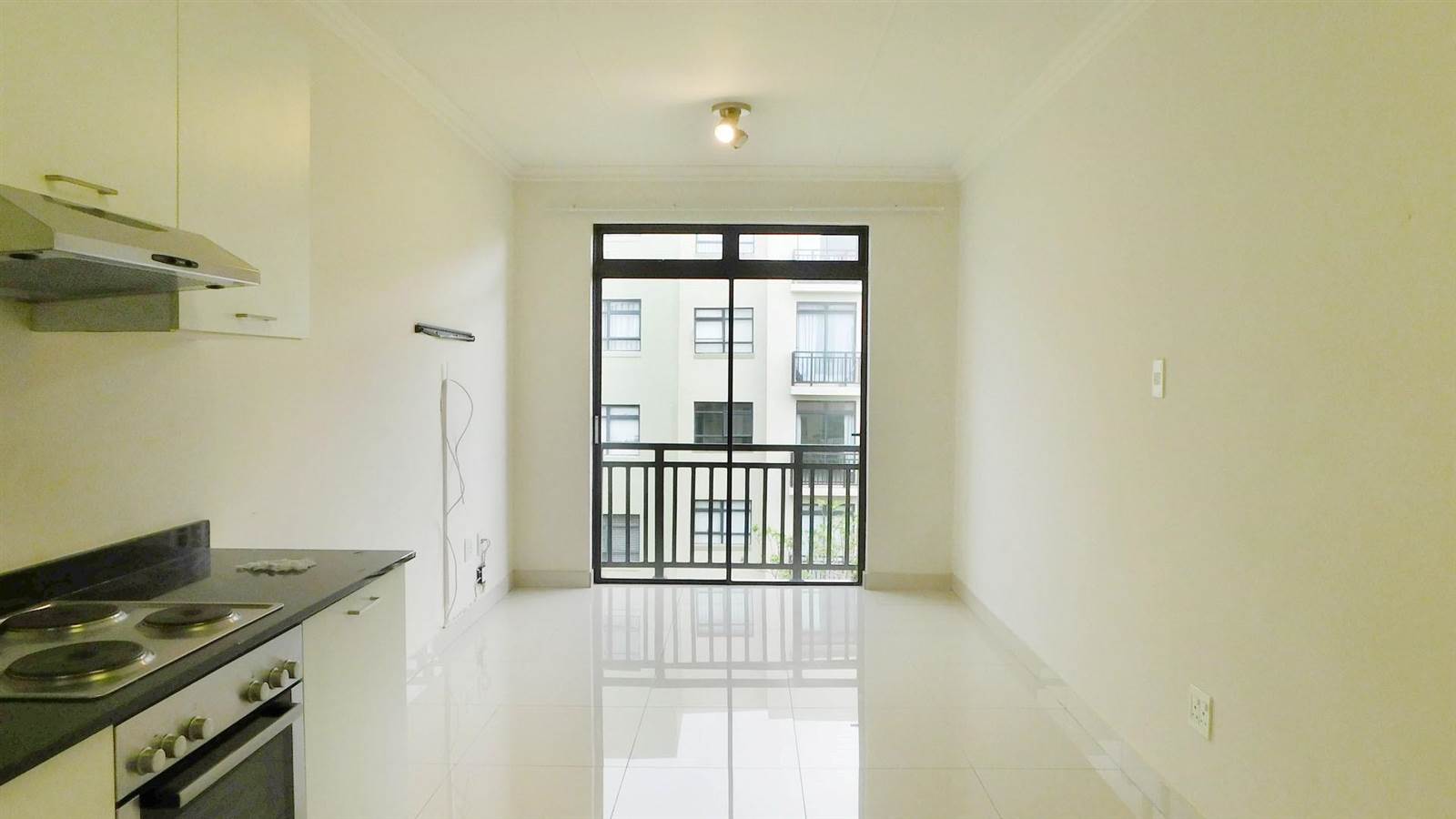 1 Bed Townhouse in Umhlanga Ridge photo number 2