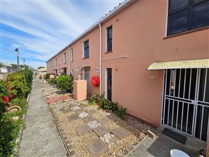 Duplex in Townsend Estate