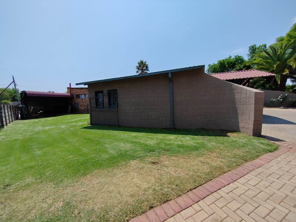 4 Bed House in Kanonkop photo number 23