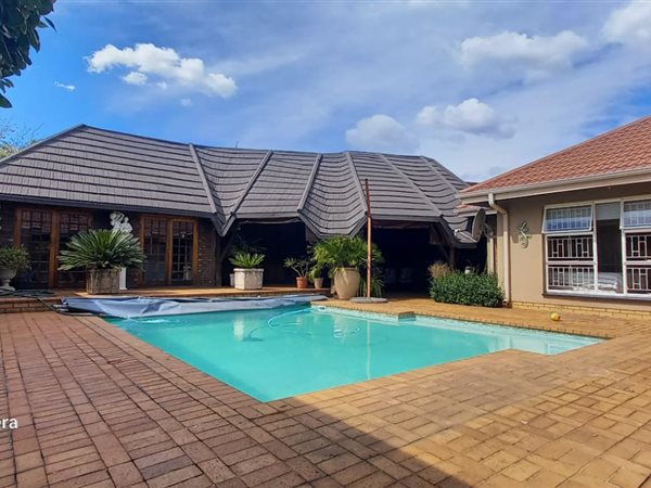 4 Bedroom House 4 Bedroom House