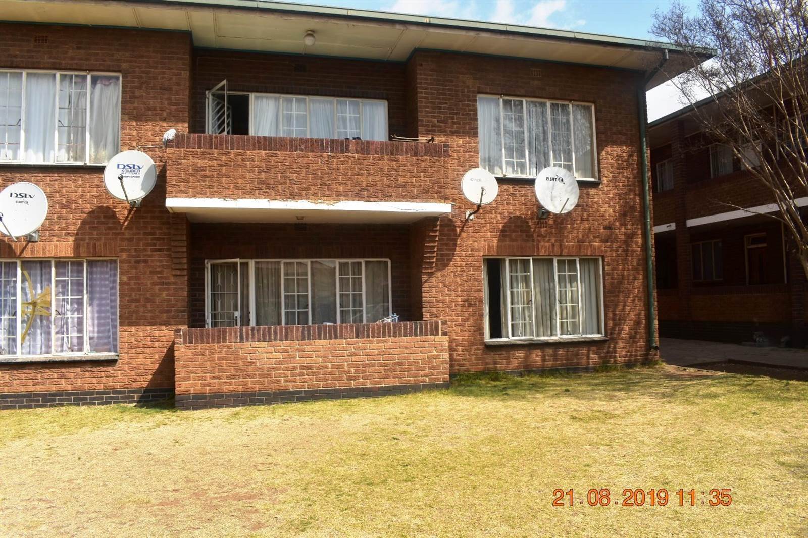 2 Bed Apartment in Driehoek photo number 1
