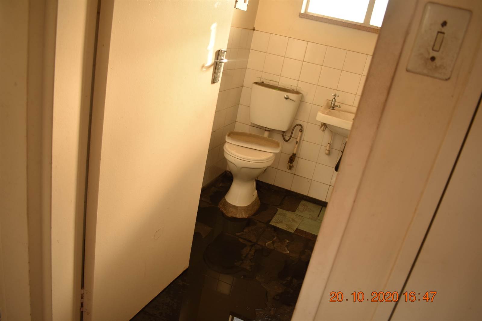 2 Bed Apartment in Driehoek photo number 18