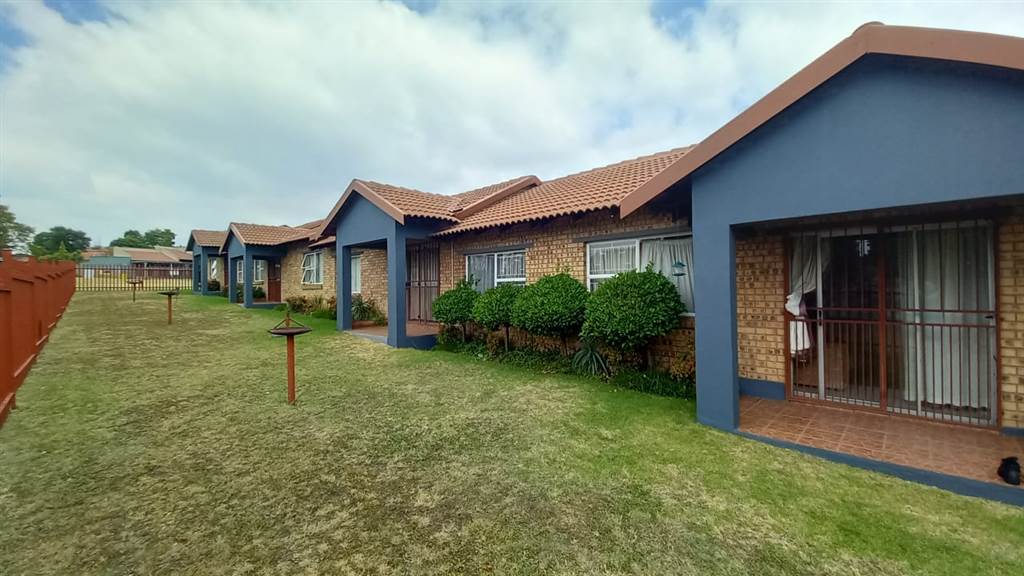 1 Bed House in Secunda photo number 2