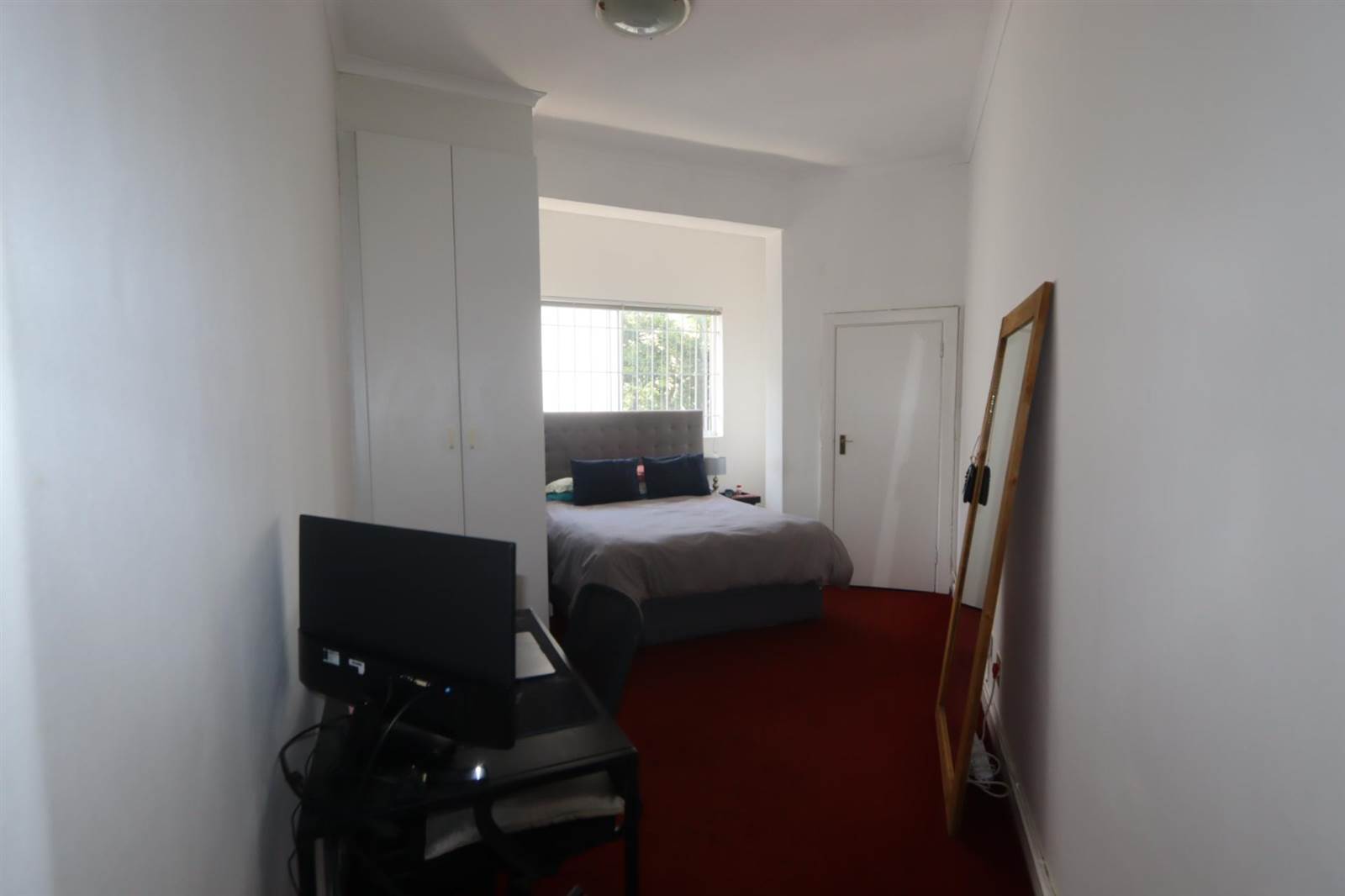 1 Bed Apartment in Rondebosch photo number 11