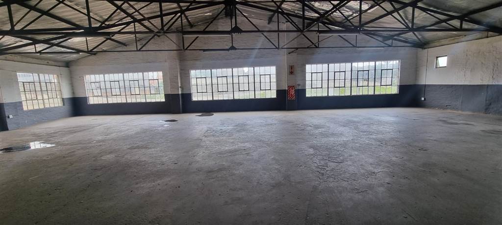 375  m² Industrial space in New Germany photo number 1