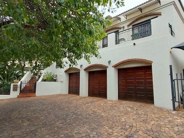 5 Bed House in Florauna