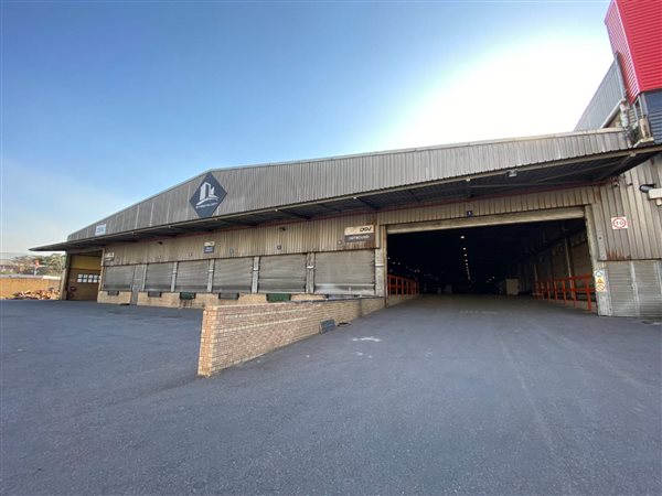 27 000  m² Industrial space