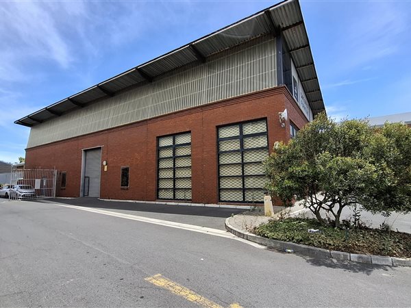 650  m² Industrial space