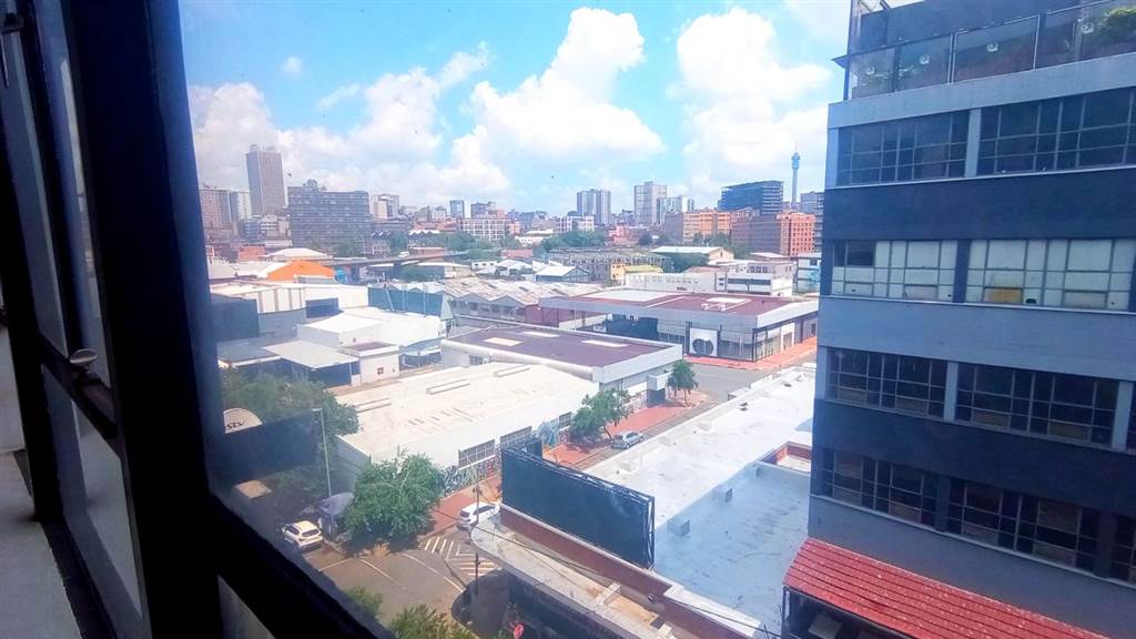 1 Bed Apartment in City & Suburban (Maboneng) photo number 13
