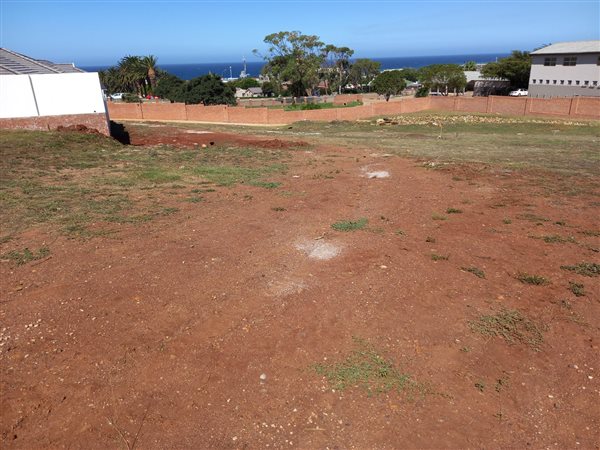 609 m² Land available in C Place