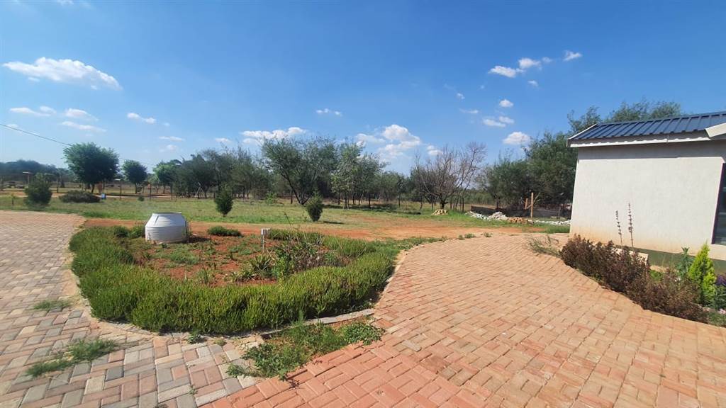 3.6 ha Farm in Randfontein photo number 9