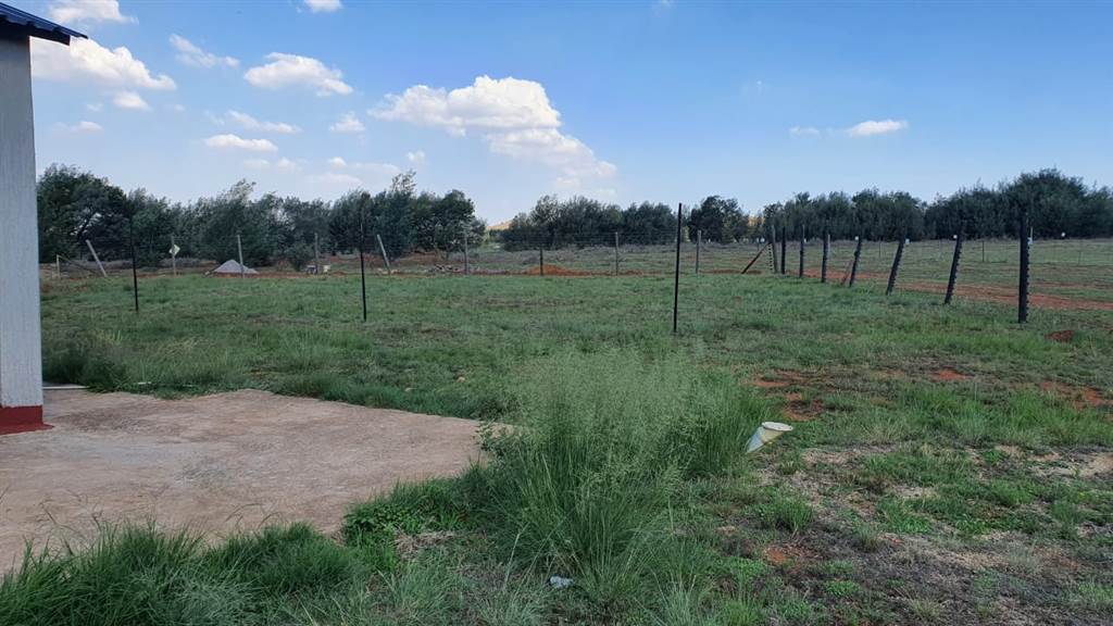 3.6 ha Farm in Randfontein photo number 4