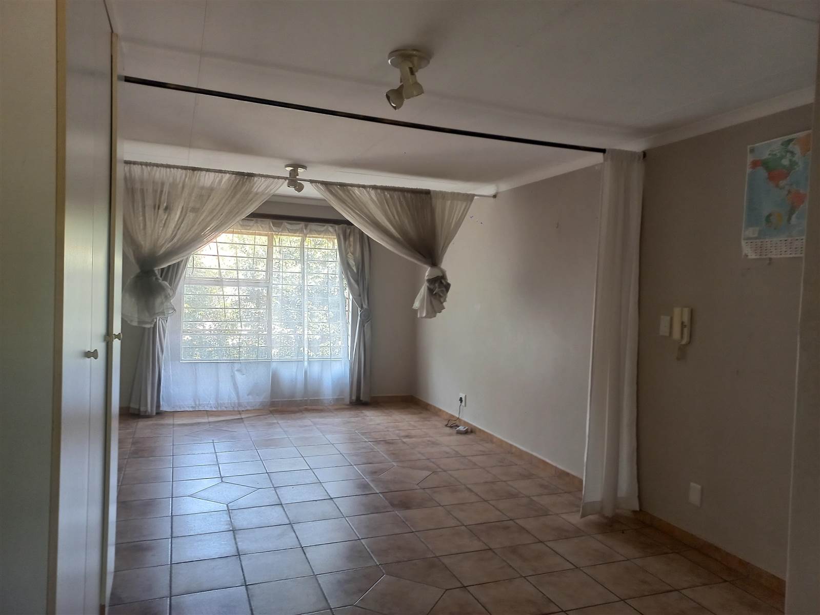 1 Bed Apartment in Rietfontein photo number 13