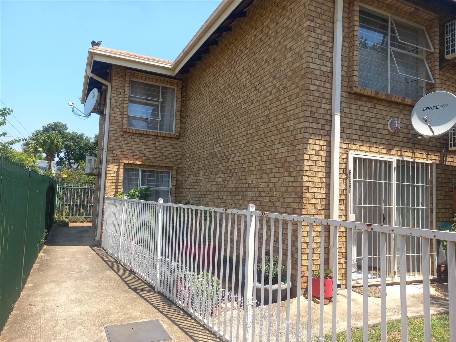 1 Bed Apartment in Rietfontein photo number 2