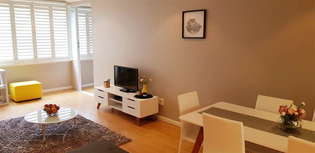 2 Bed Apartment in Mouille Point photo number 16