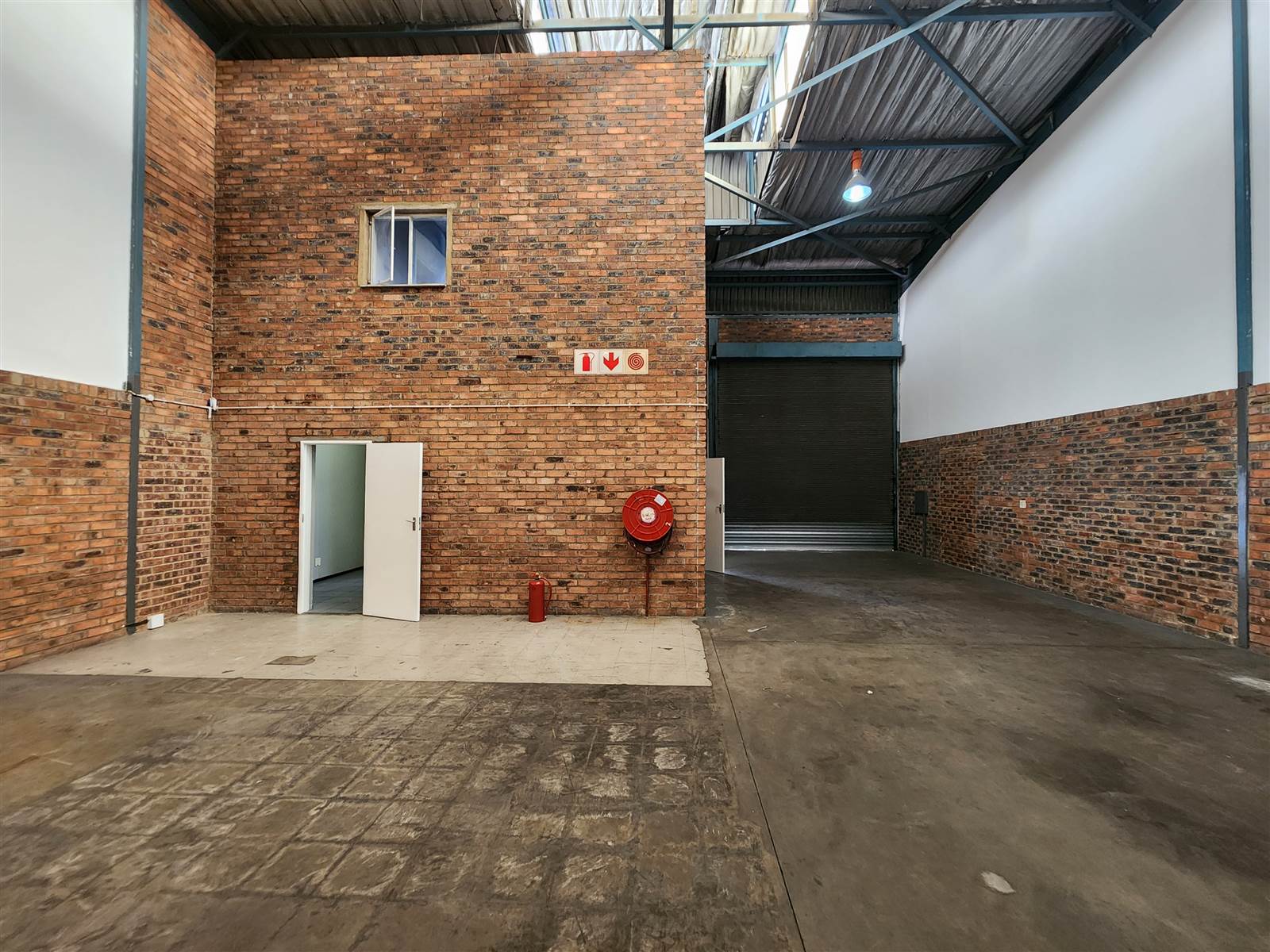 378  m² Industrial space in Sebenza photo number 10