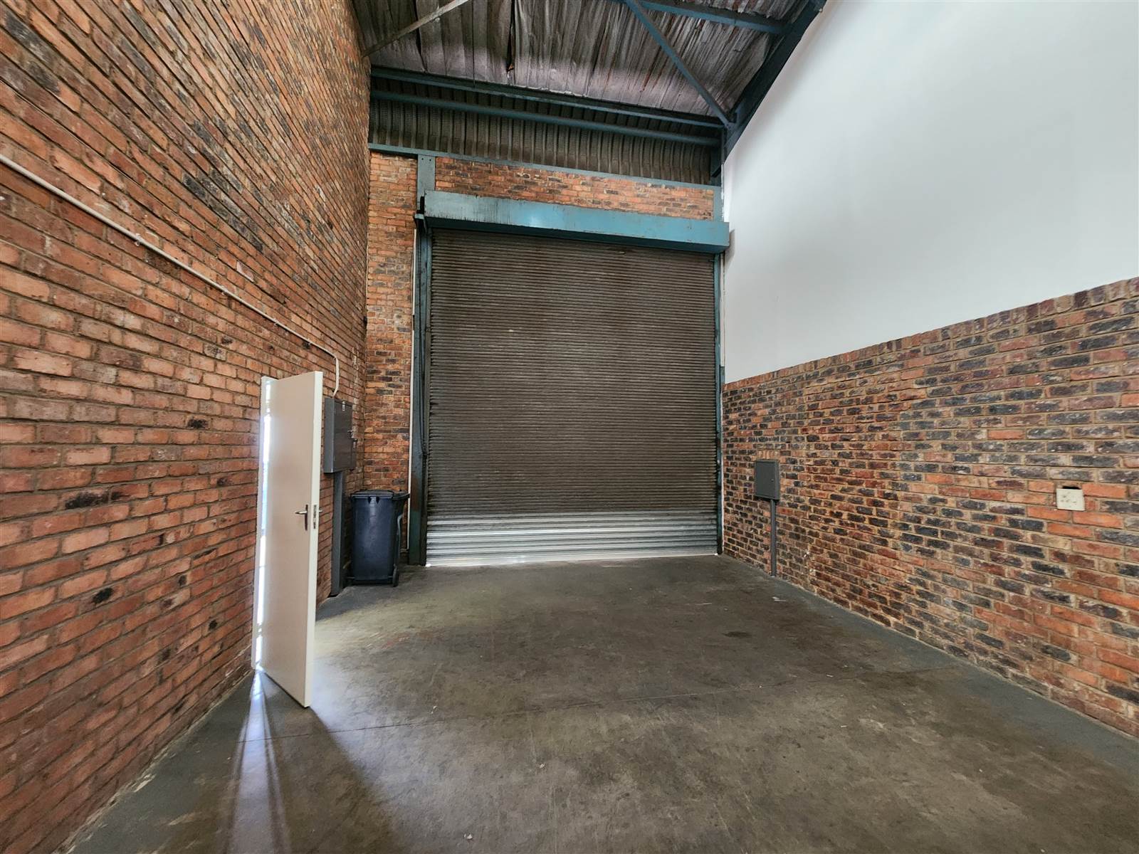 378  m² Industrial space in Sebenza photo number 9