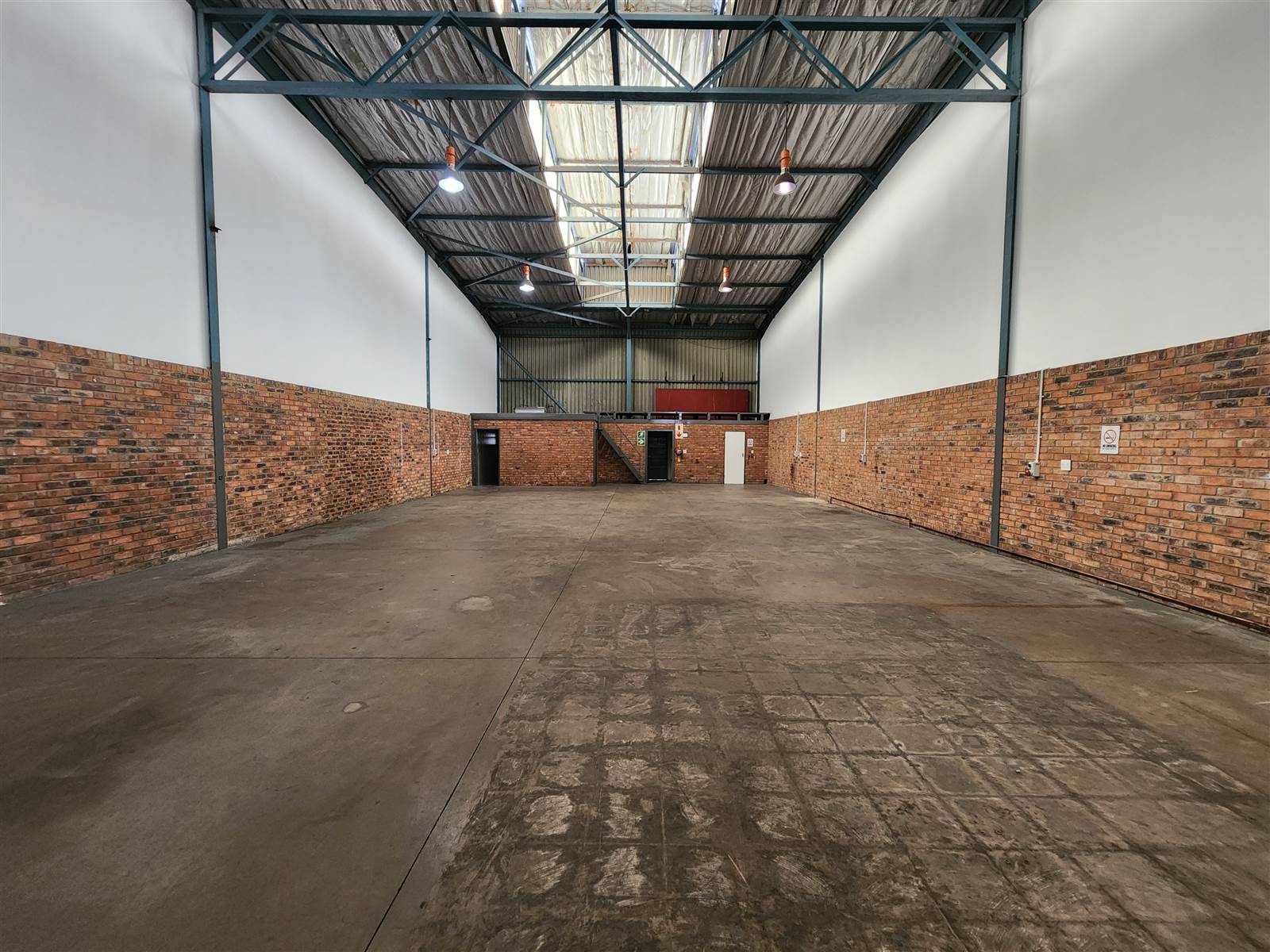 378  m² Industrial space in Sebenza photo number 3