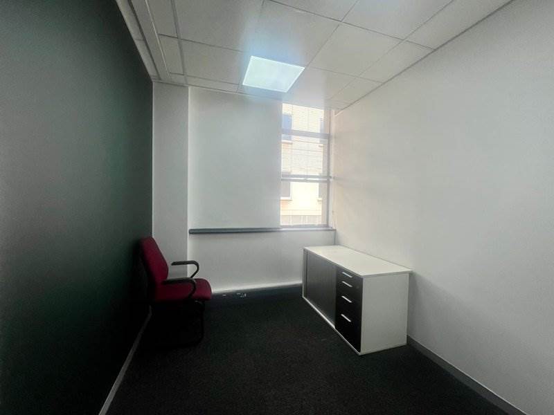 17  m² Office Space in Sandown photo number 14