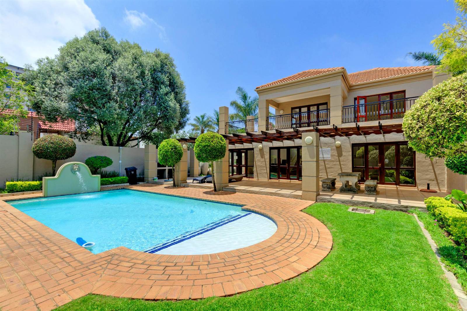 3 Bed Townhouse in Sunninghill photo number 24