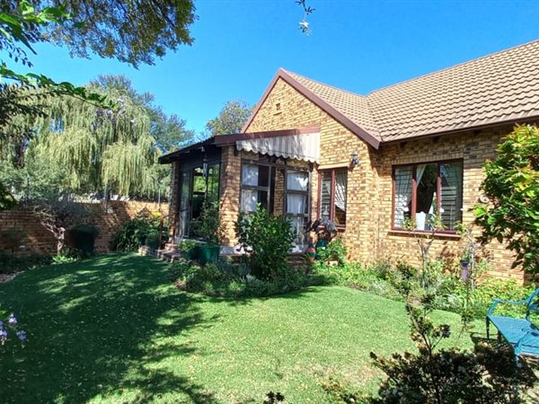 2 Bed Simplex in Lonehill