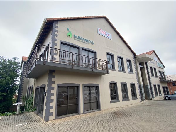 101  m² Commercial space