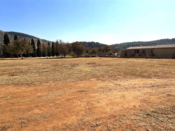 1 109 m² Land