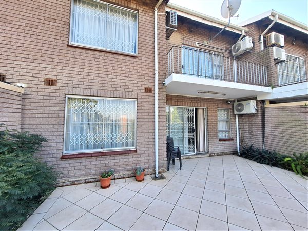 3 Bedroom Duplex 3 Bedroom Duplex