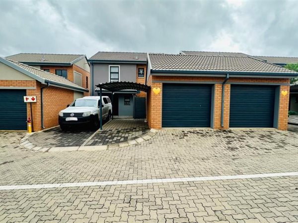 3 Bedroom Townhouse 3 Bedroom Townhouse