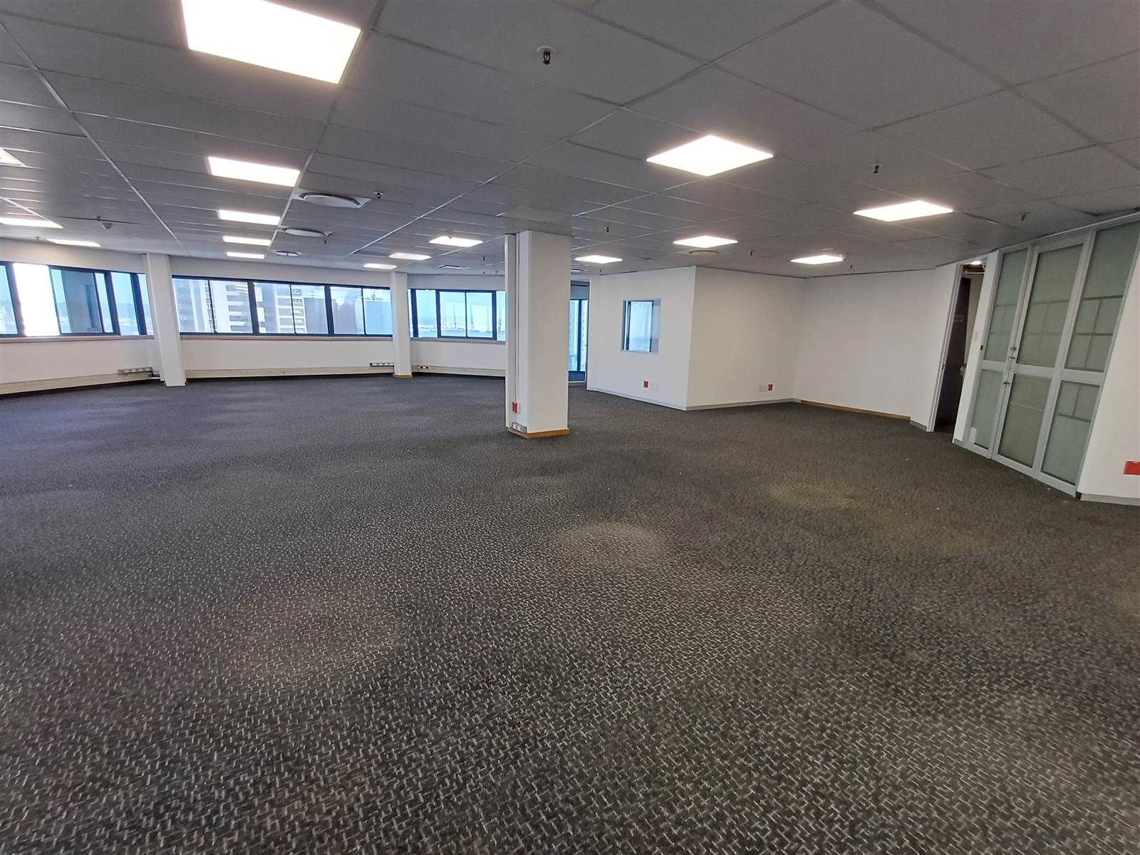 251  m² Commercial space in Durban CBD photo number 8