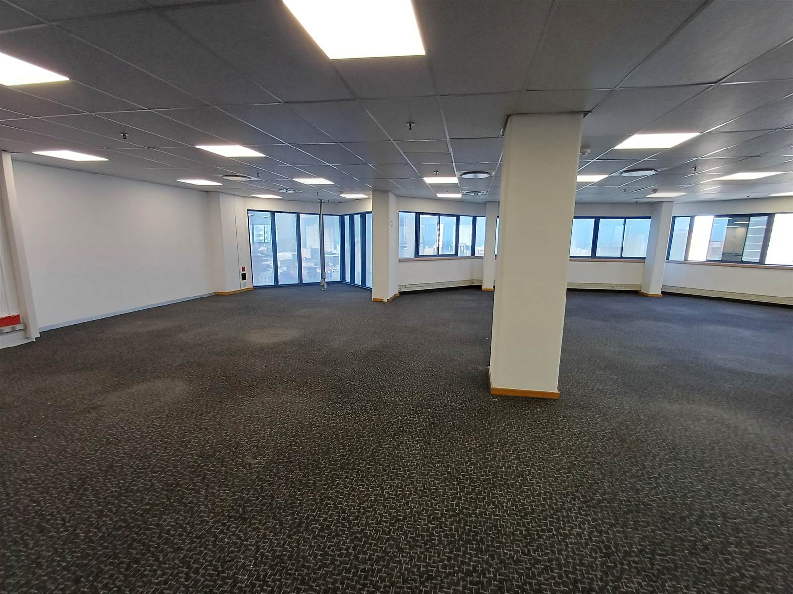 251  m² Commercial space in Durban CBD photo number 6