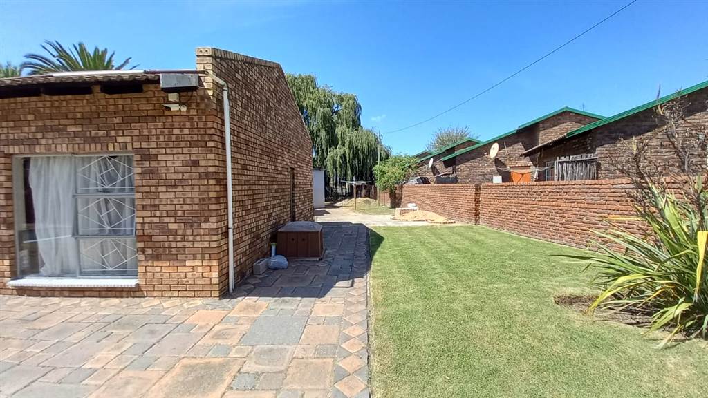 3 Bed House in Trichardt photo number 9