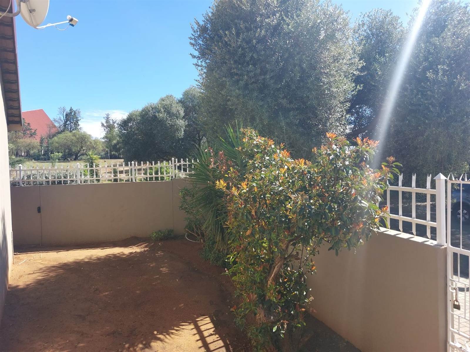 3 Bed Townhouse in Uitsig photo number 19