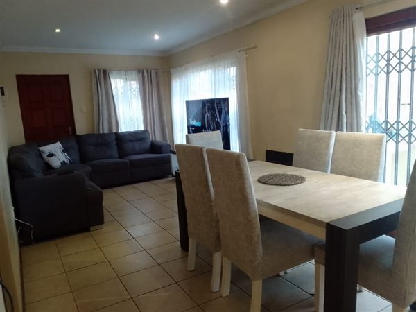 3 Bed Townhouse in Highveld Park