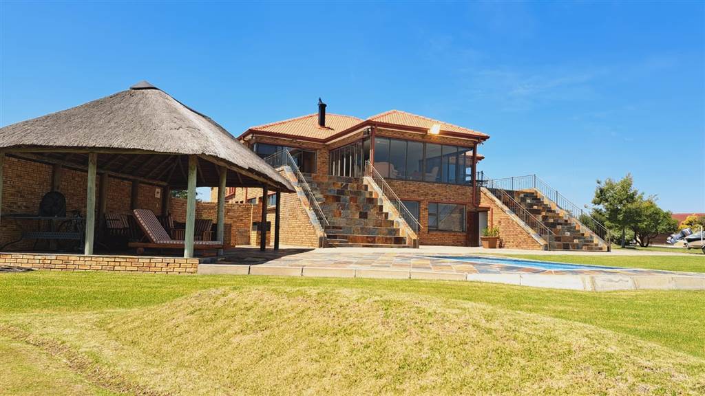 7 Bed House in Sasolburg photo number 11