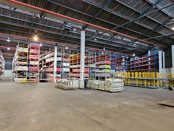3 742  m² Industrial space