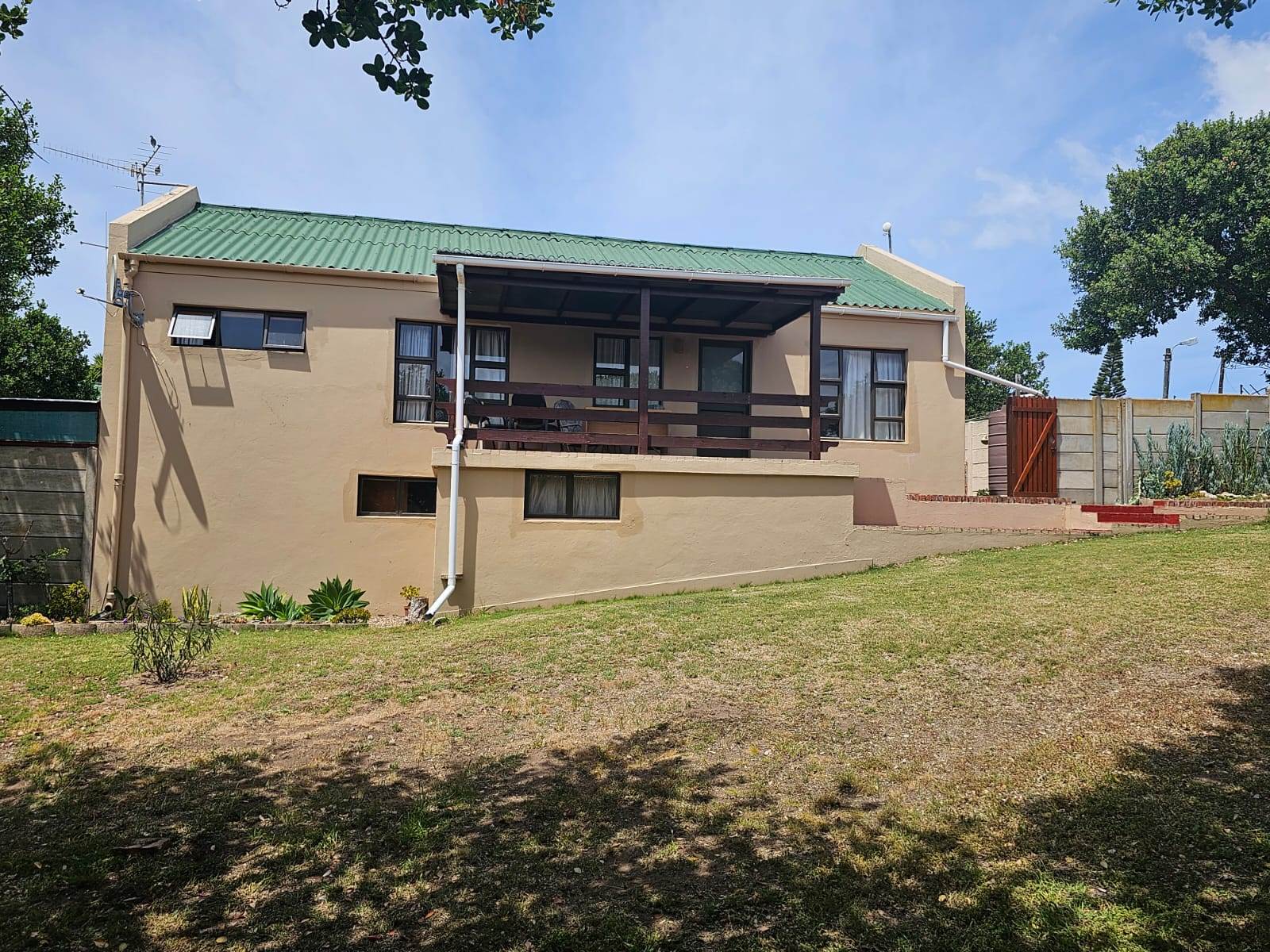 3 Bed House in Stilbaai photo number 4