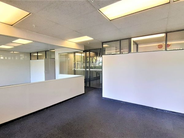 787  m² Commercial space in Isando