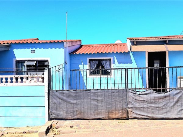 4 Bedroom House 4 Bedroom House