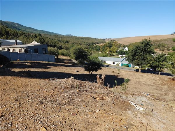 1 293 m² Land