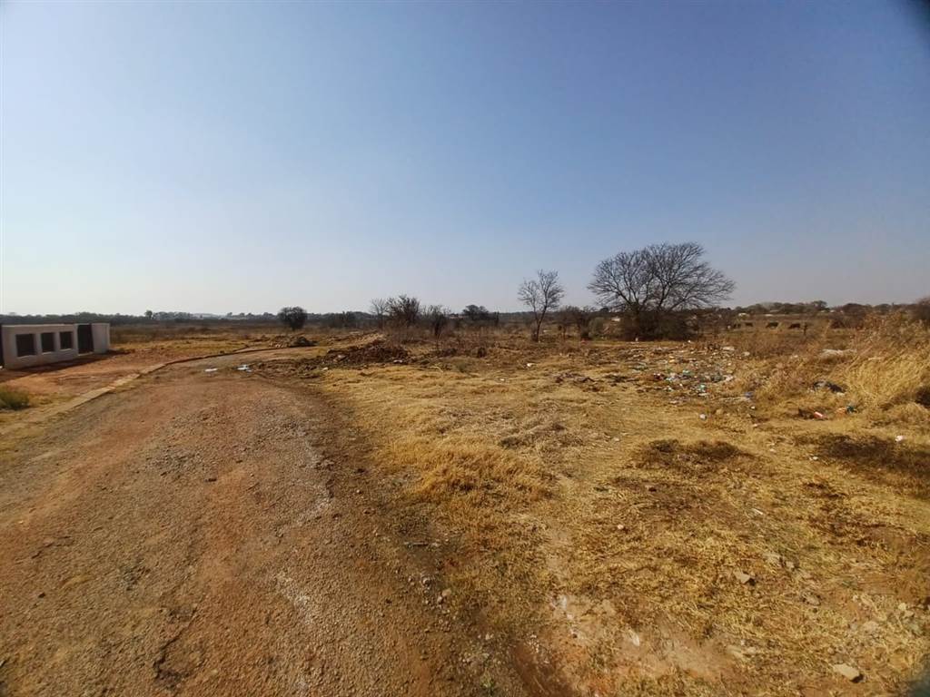 1063 m² Land available in Meiringspark photo number 2