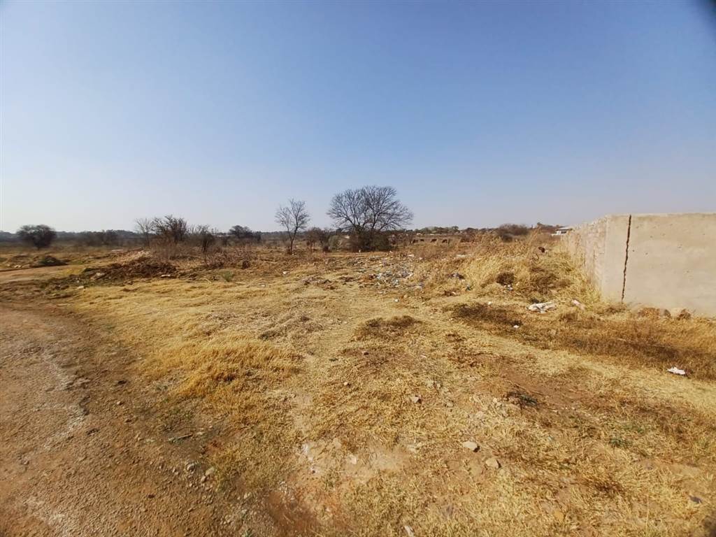 1063 m² Land available in Meiringspark photo number 3
