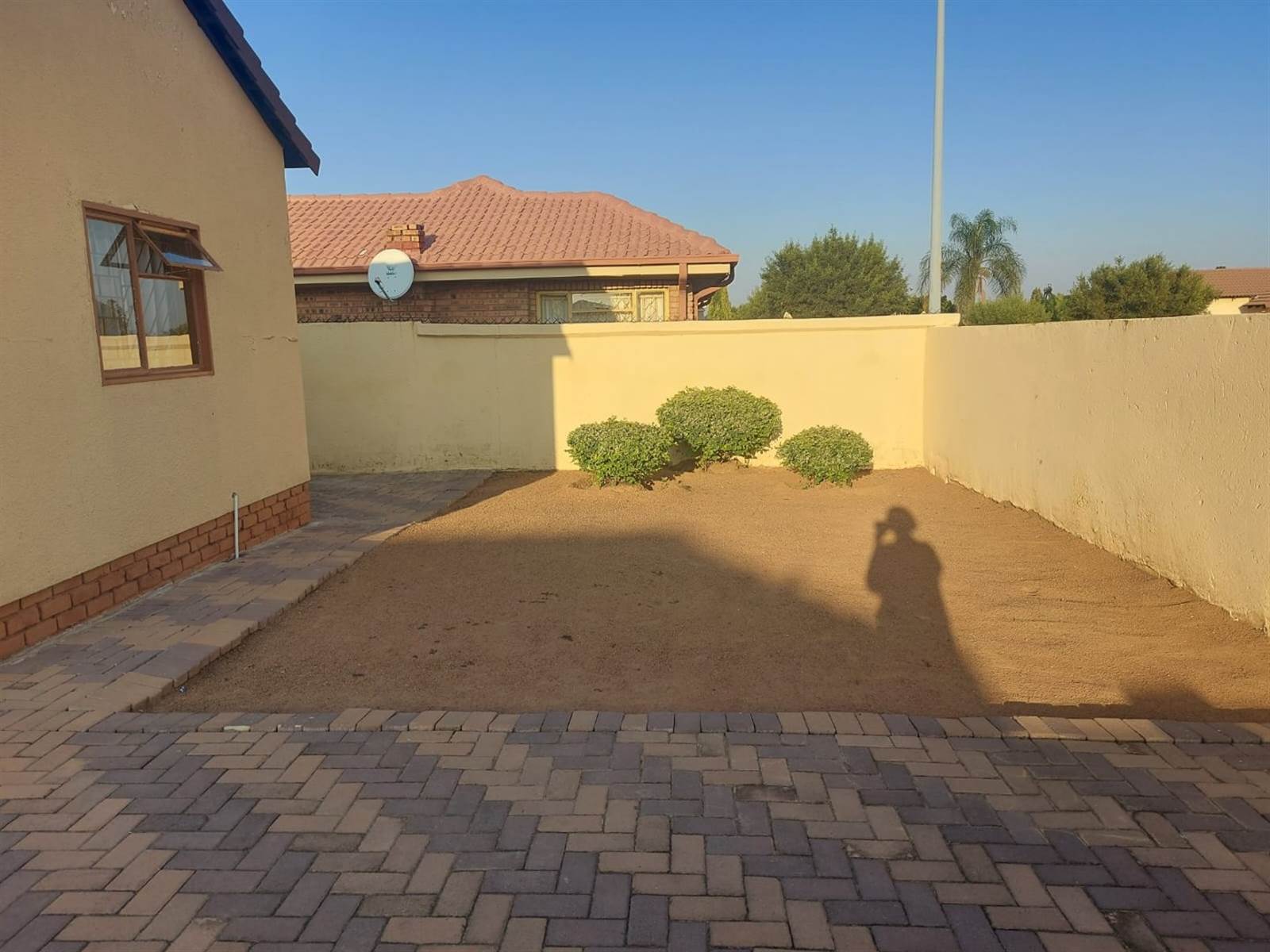 2 Bed House in Mabopane photo number 7
