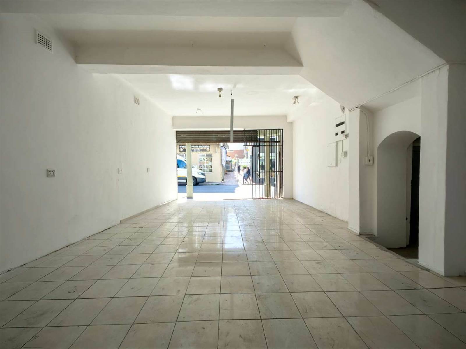 66.7  m² Retail Space in Wynberg photo number 5