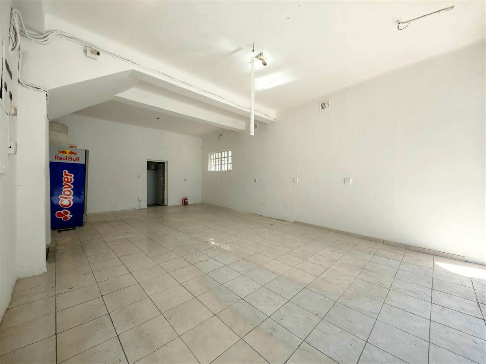 66.7  m² Retail Space in Wynberg photo number 3
