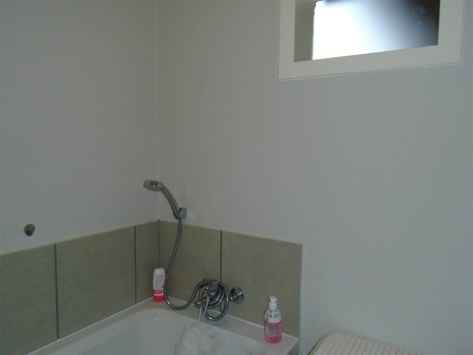2 Bed Apartment in South Hills photo number 18