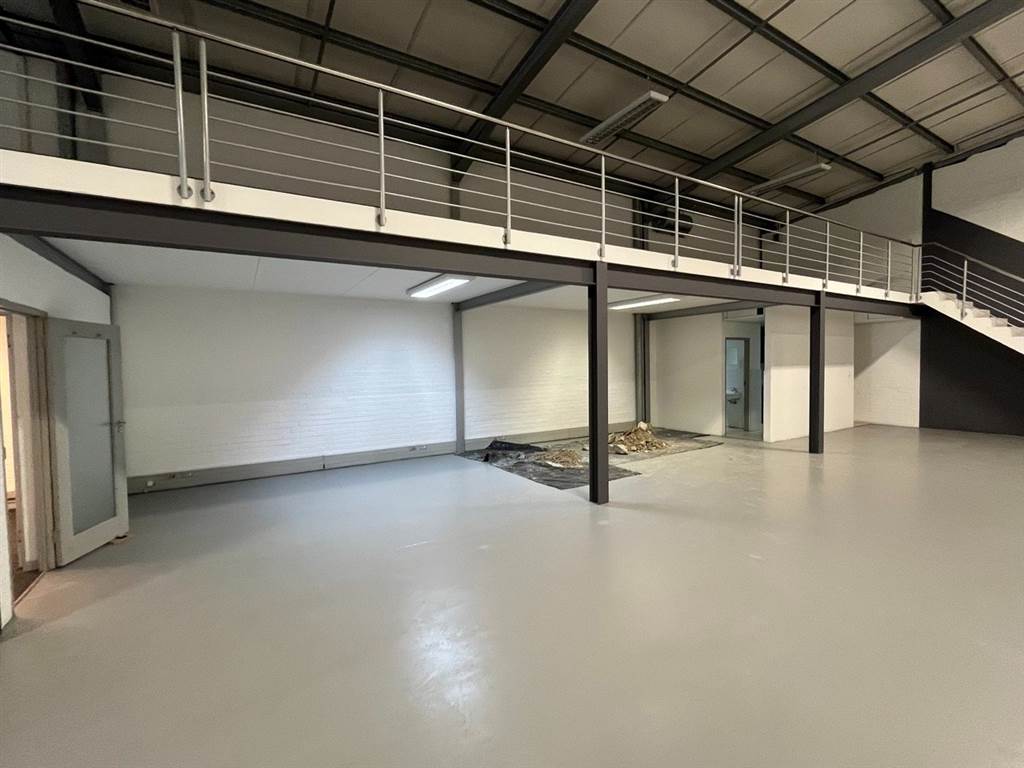 535  m² Commercial space in Brackenfell Industrial photo number 11