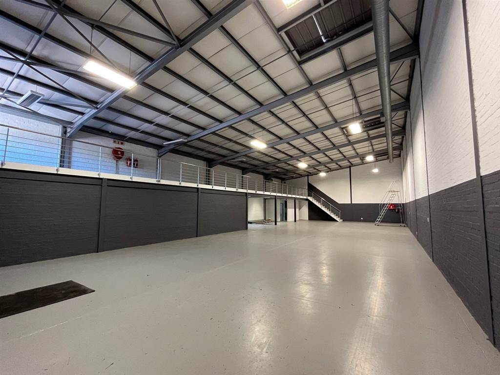 535  m² Commercial space in Brackenfell Industrial photo number 12